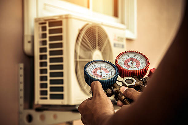 Professional Heat Pump Repair technician working in Alexandria, TN